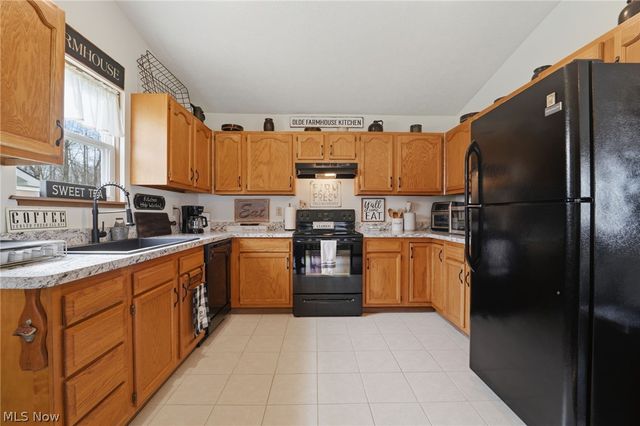 5206 University Drive, Geneva, OH 44041