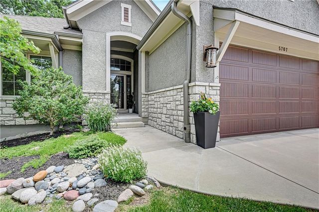 5707 Constance Street, Shawnee, KS 66216