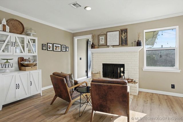 1013 W Memphis Street, Broken Arrow, OK 74012