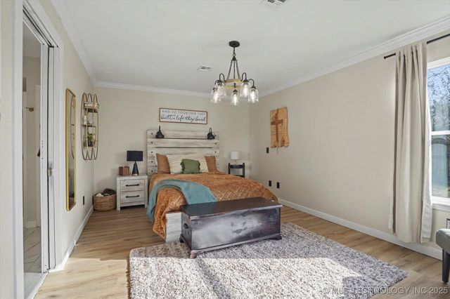 1013 W Memphis Street, Broken Arrow, OK 74012