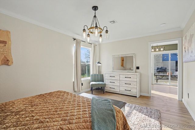 1013 W Memphis Street, Broken Arrow, OK 74012