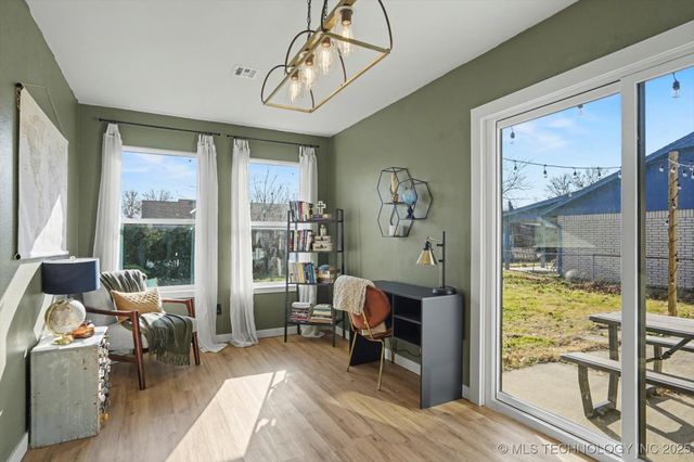 1013 W Memphis Street, Broken Arrow, OK 74012