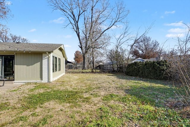 1013 W Memphis Street, Broken Arrow, OK 74012