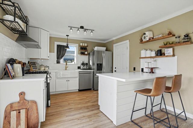 1013 W Memphis Street, Broken Arrow, OK 74012