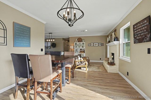 1013 W Memphis Street, Broken Arrow, OK 74012