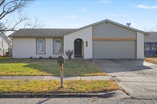 1013 W Memphis Street, Broken Arrow, OK 74012