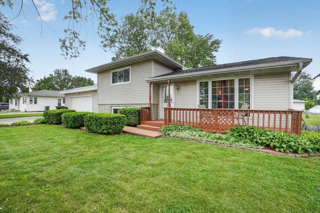 3124 Pridemore Drive, Cedar Falls, IA 50613
