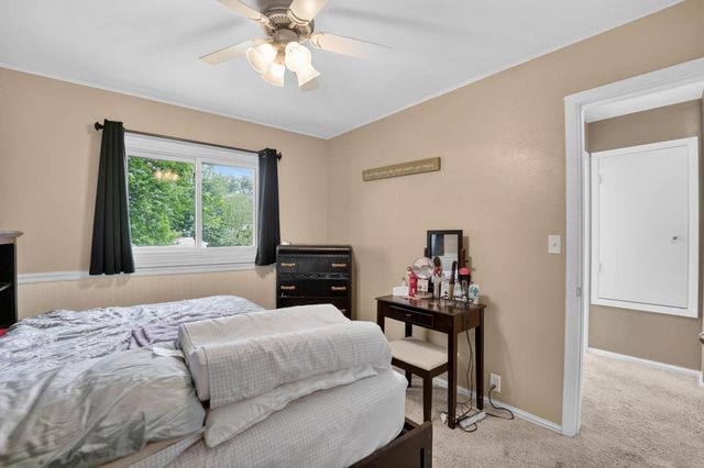 3124 Pridemore Drive, Cedar Falls, IA 50613