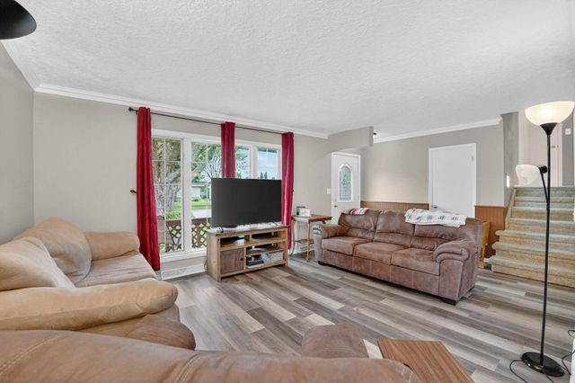 3124 Pridemore Drive, Cedar Falls, IA 50613