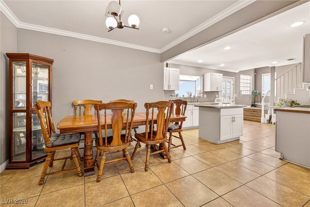 3828 Vista Largo Drive, Las Vegas, NV 89121