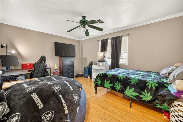 3828 Vista Largo Drive, Las Vegas, NV 89121