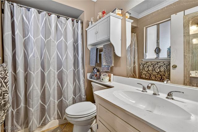 3828 Vista Largo Drive, Las Vegas, NV 89121