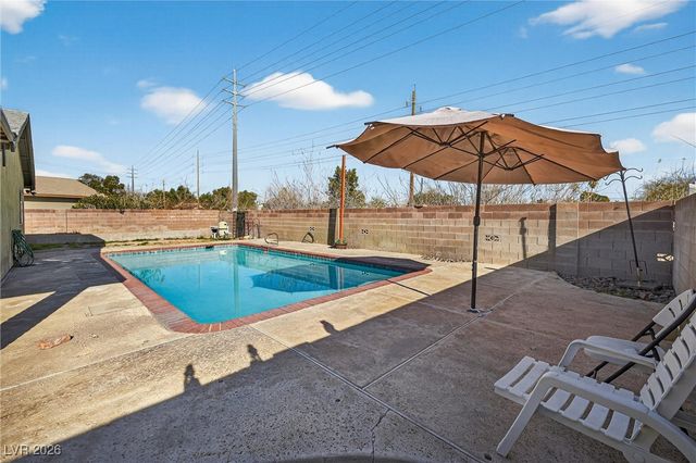 3828 Vista Largo Drive, Las Vegas, NV 89121