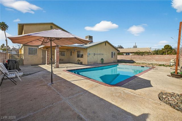 3828 Vista Largo Drive, Las Vegas, NV 89121