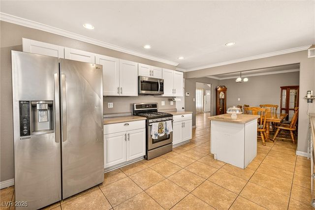 3828 Vista Largo Drive, Las Vegas, NV 89121