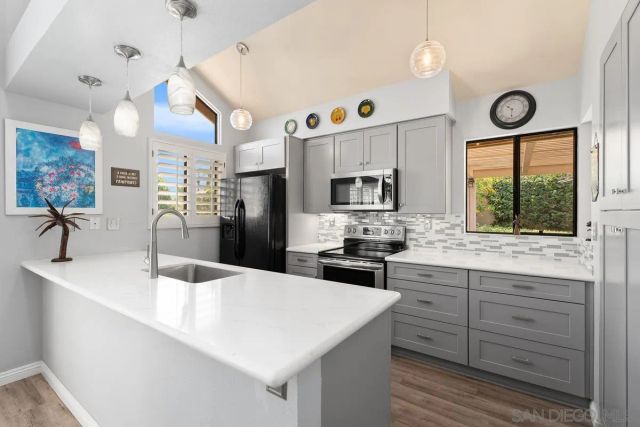 6 La Jolla Dr, Palm Desert, CA 92260