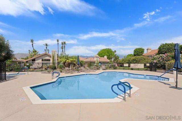 6 La Jolla Dr, Palm Desert, CA 92260