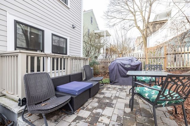 7 Whitman St A, Somerville, MA 02144