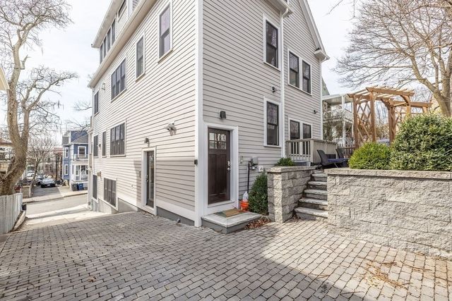 7 Whitman St A, Somerville, MA 02144