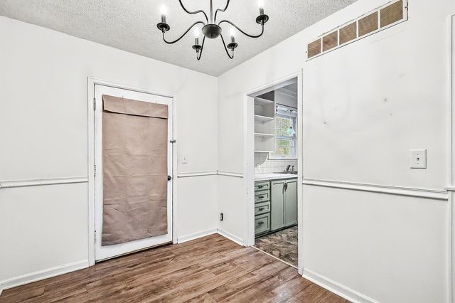 631 S Roosevelt St, Wichita, KS 67218