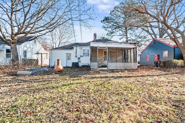 631 S Roosevelt St, Wichita, KS 67218