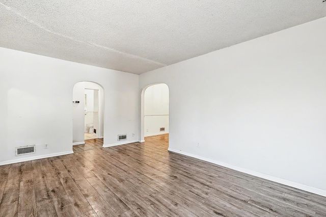 631 S Roosevelt St, Wichita, KS 67218