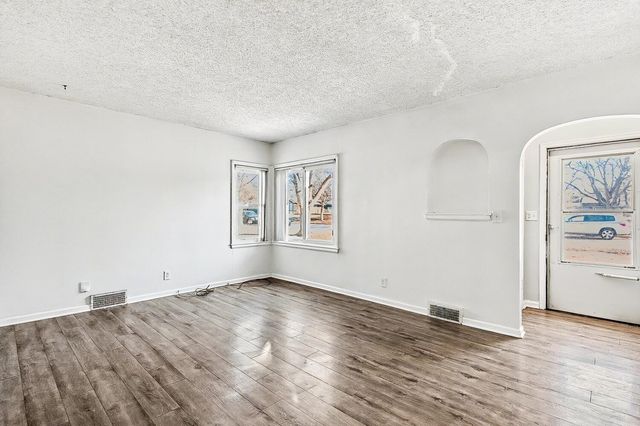 631 S Roosevelt St, Wichita, KS 67218