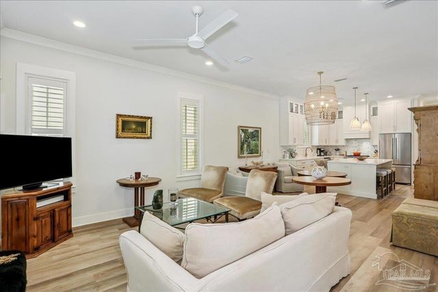 1301 E Lakeview Ave, Pensacola, FL 32503