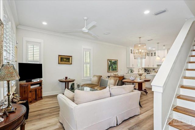 1301 E Lakeview Ave, Pensacola, FL 32503