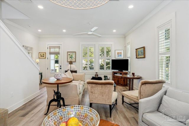 1301 E Lakeview Ave, Pensacola, FL 32503