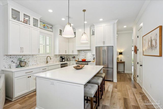 1301 E Lakeview Ave, Pensacola, FL 32503