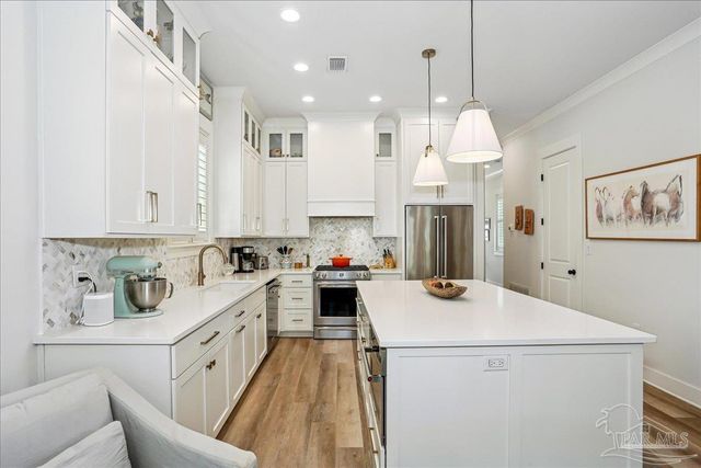 1301 E Lakeview Ave, Pensacola, FL 32503