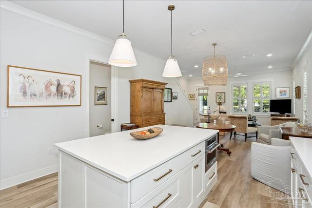 1301 E Lakeview Ave, Pensacola, FL 32503