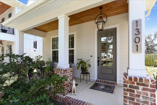 1301 E Lakeview Ave, Pensacola, FL 32503