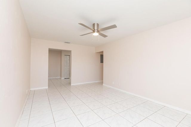 7750 SW 10th Court B, North Lauderdale, FL 33068