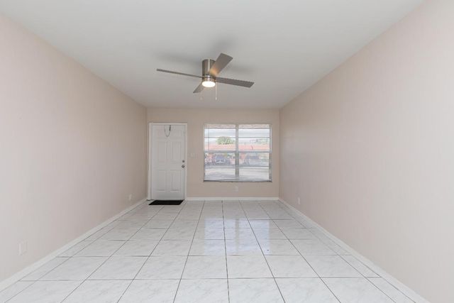 7750 SW 10th Court B, North Lauderdale, FL 33068