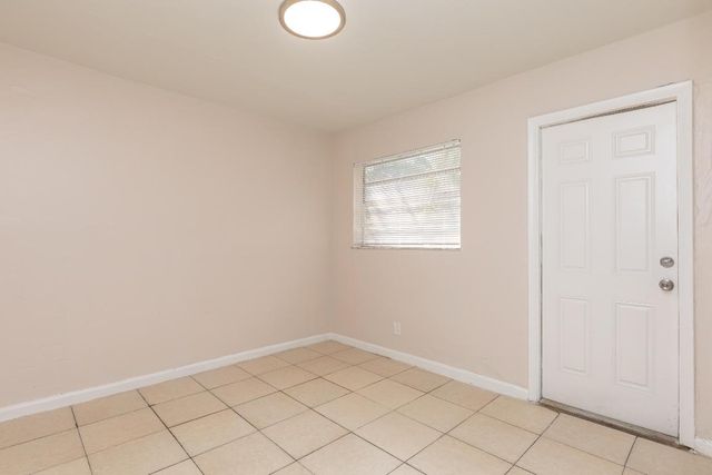 7750 SW 10th Court B, North Lauderdale, FL 33068