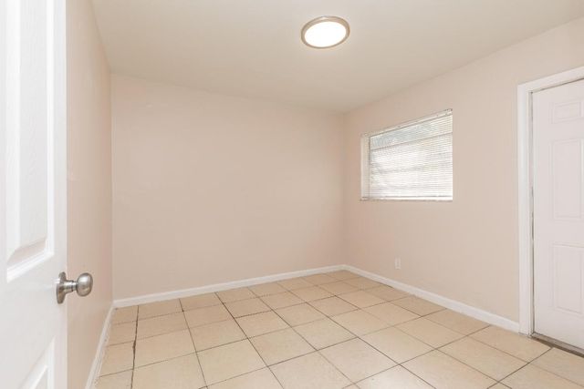 7750 SW 10th Court B, North Lauderdale, FL 33068