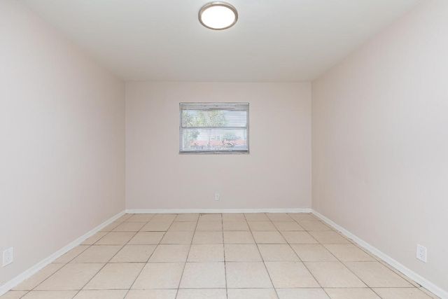 7750 SW 10th Court B, North Lauderdale, FL 33068