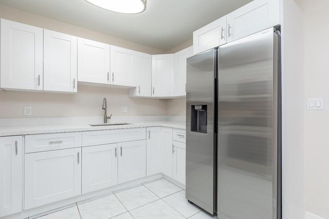 7750 SW 10th Court B, North Lauderdale, FL 33068