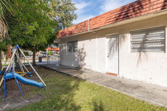 7750 SW 10th Court B, North Lauderdale, FL 33068