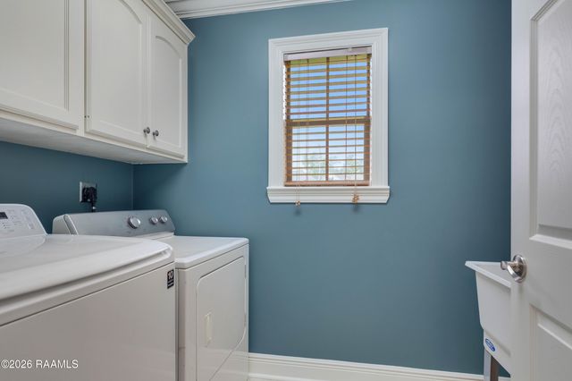 101 Spring Lake Circle, Lafayette, LA 70508
