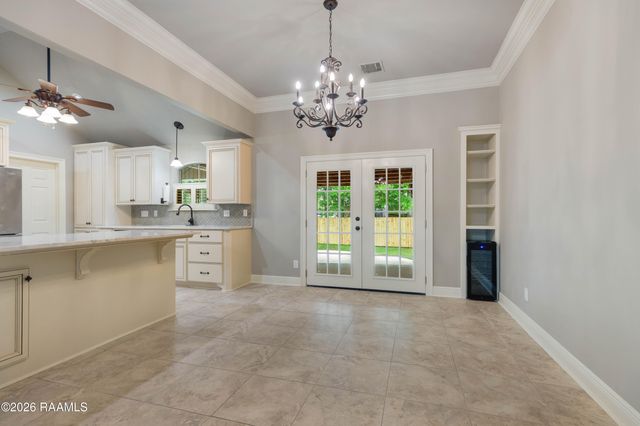 101 Spring Lake Circle, Lafayette, LA 70508