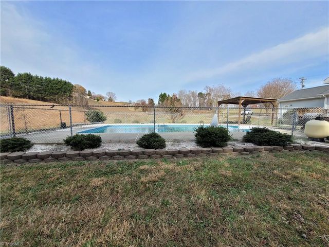 1351 Mckinney Road, Mount Airy, NC 27030