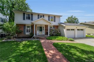 153 Pin Oak Drive, Amherst, NY 14221