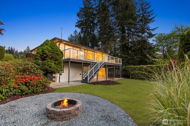16858 76th Avenue W, Edmonds, WA 98026
