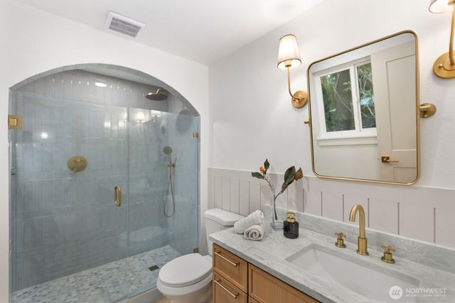 16858 76th Avenue W, Edmonds, WA 98026