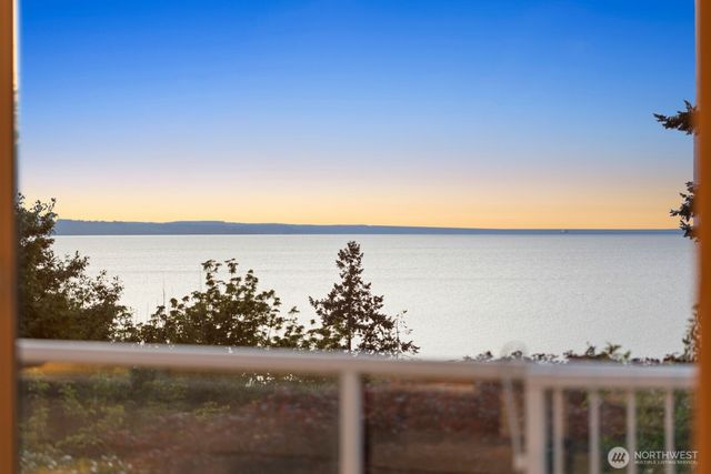 16858 76th Avenue W, Edmonds, WA 98026