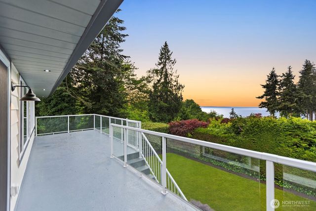 16858 76th Avenue W, Edmonds, WA 98026