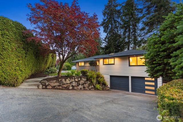 16858 76th Avenue W, Edmonds, WA 98026
